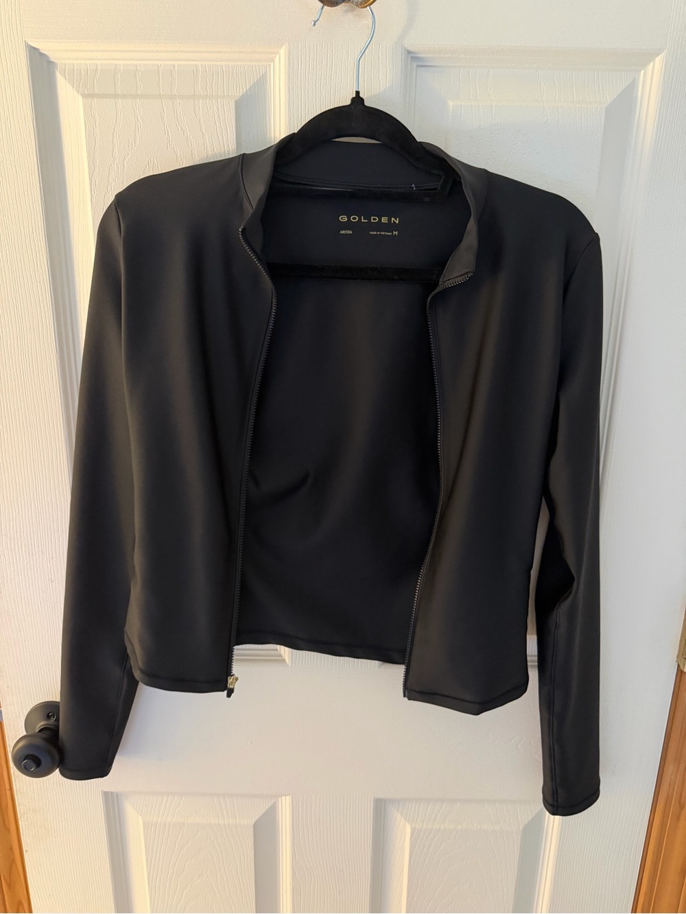 Aritzia Black Workout Jacket with Zip Front